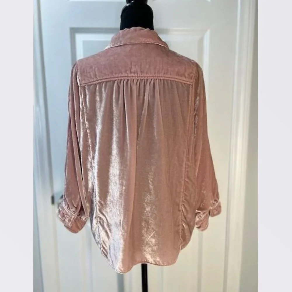 Pilcro Orsay Velvet Buttondown in Medium Pink from Anthropologie - Size X-Small